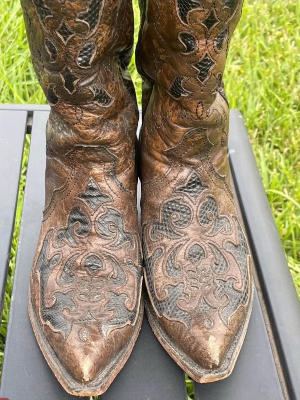 Distressed Brown Leather Western CORRAL Boots with Black Inlay - Picture 4 of 8
